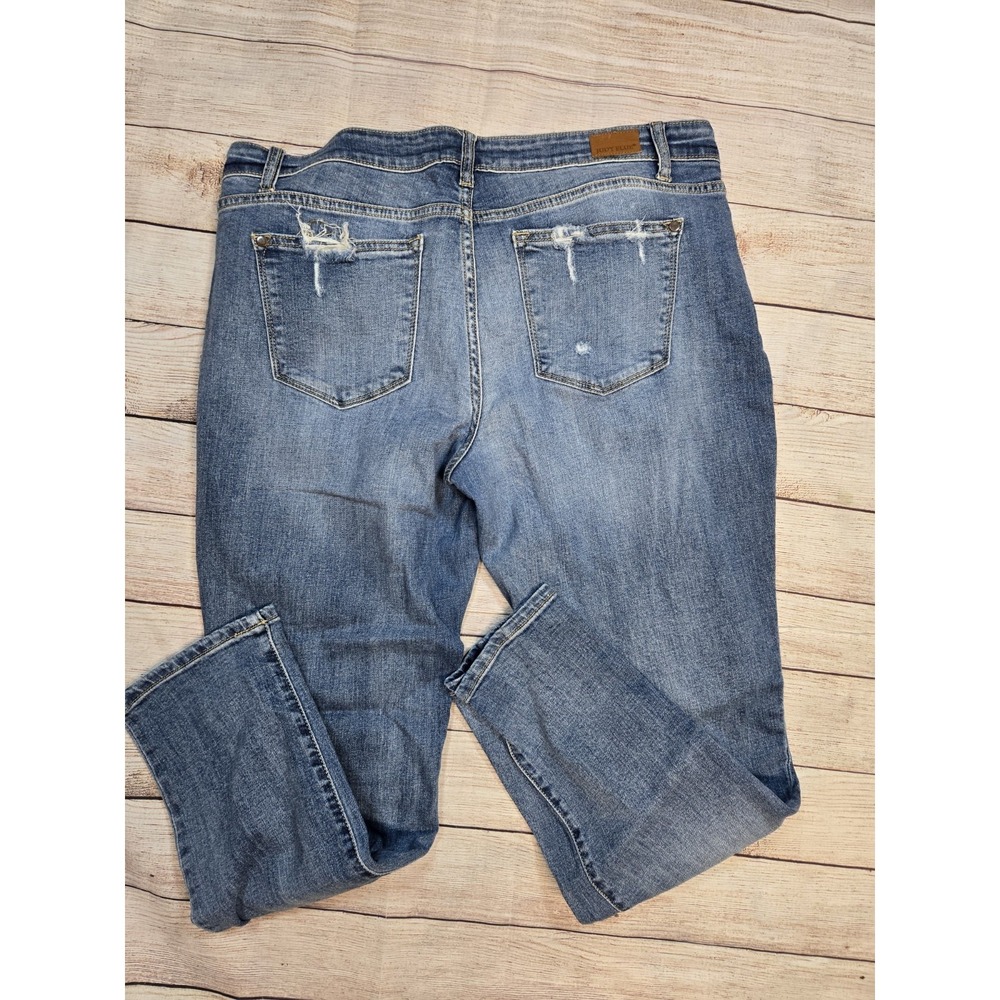 Judy Blue Women's Distressed Boyfriend Fit Jeans Size 15/32 Medium Wash Denim - Picture 12 of 12